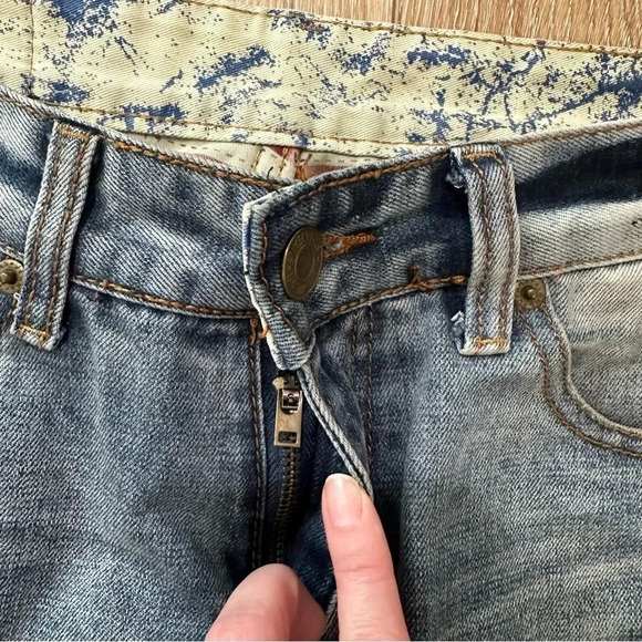 SoSoo Men's Distressed Patchwork Medium Wash Denim Jeans Size 31 GUC - Picture 4 of 10